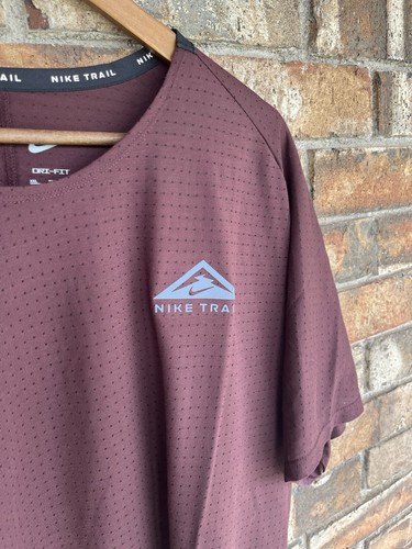 Sz XXL Nike Dri-FIT Trail Solar Chase Burgundy Short-Sleeve Trail Running Men's - Picture 2 of 5