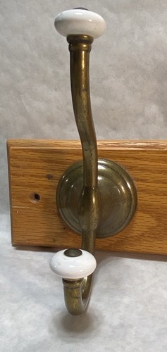 VTG Brass & Ceramic Coat Hooks Oak Plaque Wall Mount Hat Rack Hall Tree 3 Hook - Picture 2 of 9