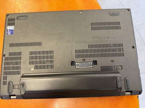 pc portable Lenovo X270 i5-6200U 2.4Ghz 8Go 250Go SSD      12.5"   HD  W10 - Afbeelding 3 van 9