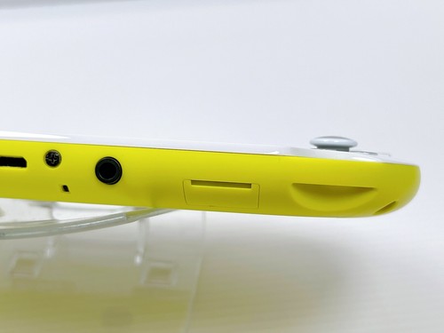 Refurbished Excellent+++ PS Vita Lime Green White PCH 2000 ZA13 Console boxed - Picture 15 of 23