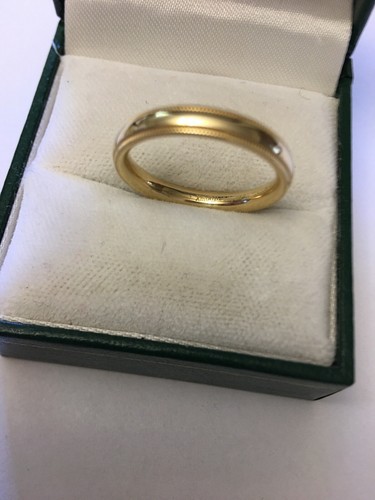 Solid 14k Gold Wedding Band Ring Benchmark - Picture 4 of 9