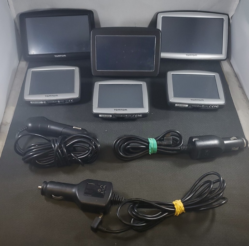 Lot Of 6 TomTom GPS Systems For Parts or Repairs TomTom One, Start
