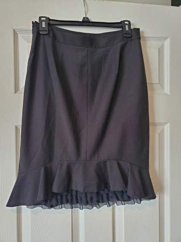 Ann Taylor Black Pencil Skirt With Ruffle Detail NWOT SIZE 4 - Picture 3 of 6
