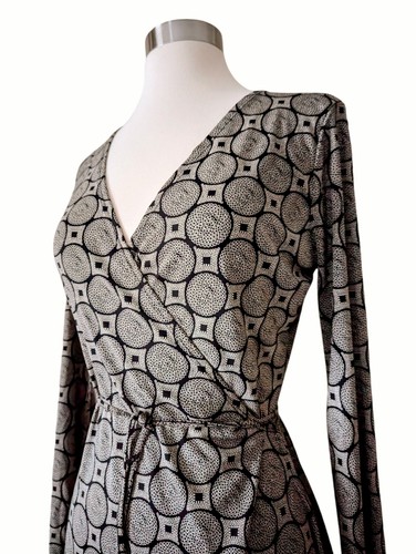 THE LIMITED Dress Wrap Black Grayish Beige Abstract Circles Stretch JerseyMEDIUM - Picture 5 of 7