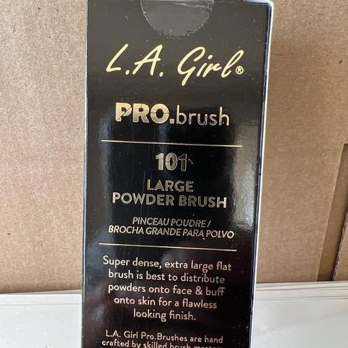 L.A. Girl 0081555201012 Pro Cosmetic Brush Powder. 101 Large - Picture 6 of 10