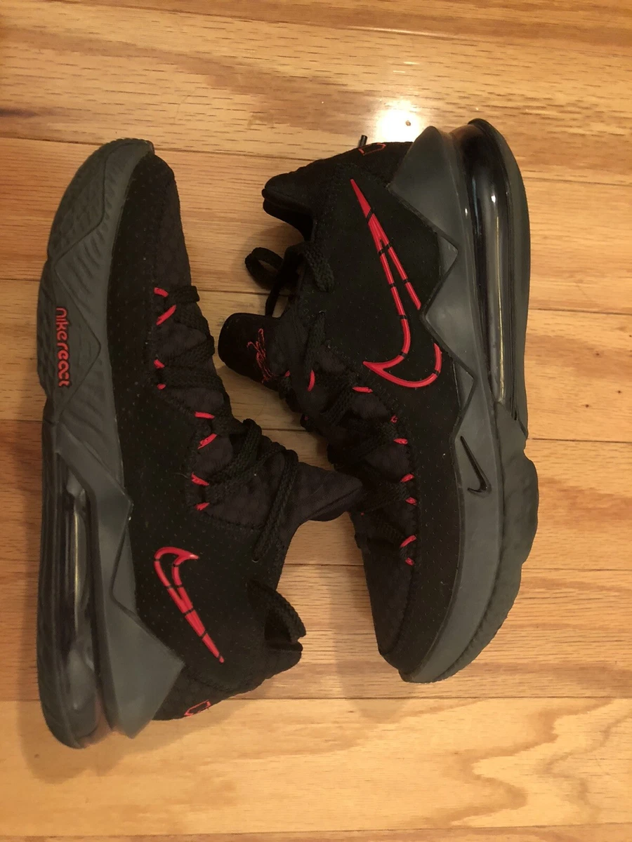 Lebron 17 low clearance bred