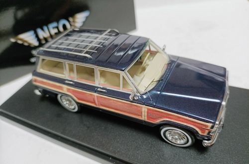 Neo 1/43 Resin car model Jeep Grand Wagoneer SUV Blue - Picture 4 of 5