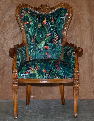LOVELY VINTAGE ITALIAN CARVED WALNUT ARMCHAIR WITH BIRDS OF PARADISE UPHOLSTERY - Picture 2 of 12