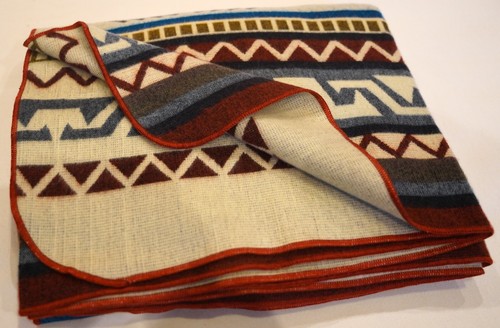 Alpaca Wool Blanket, 94 x 78 - Ultra Soft- Reversible 2 in 1-Premium Alpaca Wool - Picture 7 of 7