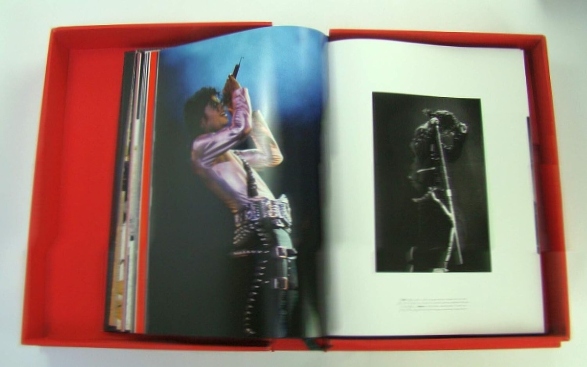 OPUS社マイケル ジャクソン 特大写真集 公式大型フォトブック】The Official Michael Jackson Opus／ザ