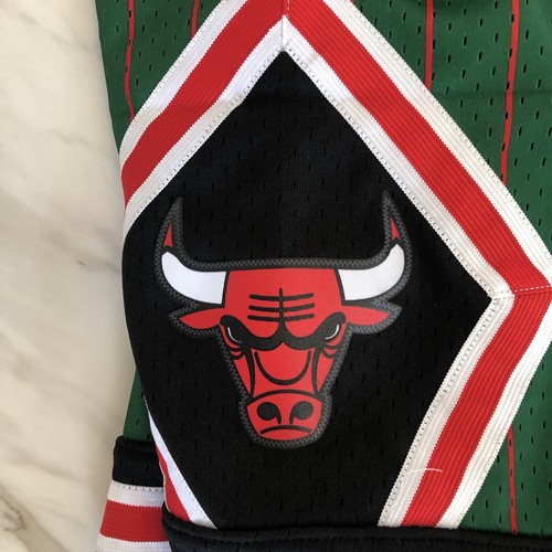 Mitchell & Ness Men's Chicago Bulls Green Reload 2.0 Swingman Shorts size L - Picture 7 of 7