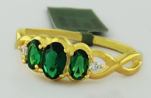 LAB CREATED EMERALD & WHITE SAPPHIRE SAPPHIRE RING .925 STERLING SILVER - NWT - Picture 2 of 4