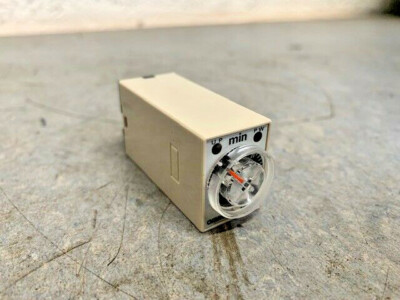 Omron Intervalltimer H3Y-4 DC24V 6645-99-512-1366