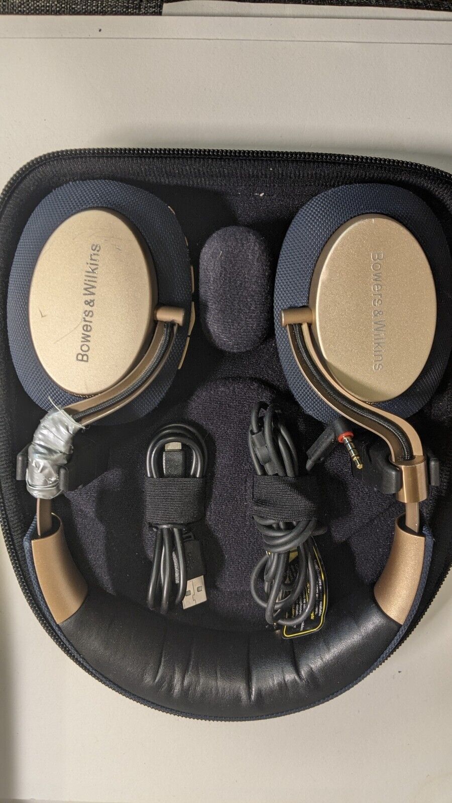 Bowers & Wilkins Wireless Over-the-Ear Headphones PX soft gold-Please read!!