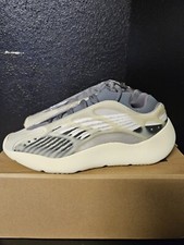 Size 11 - adidas Yeezy 700 V3 Fade Salt 2022
