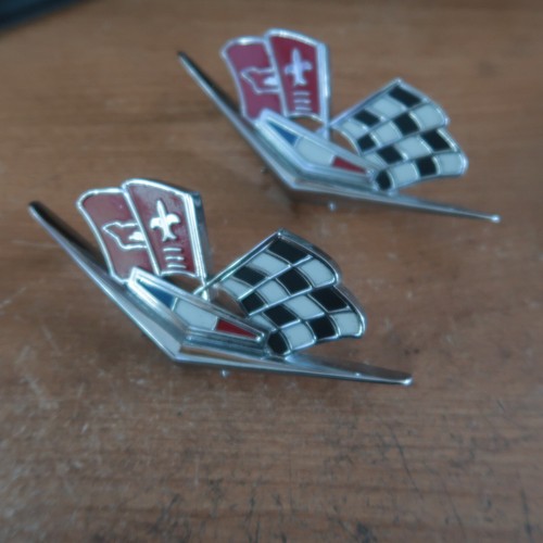 NEW 1963-1966 Chevrolet Corvette Crossed Flags Fender Emblem Trim Pair 3872930 - Picture 2 of 4