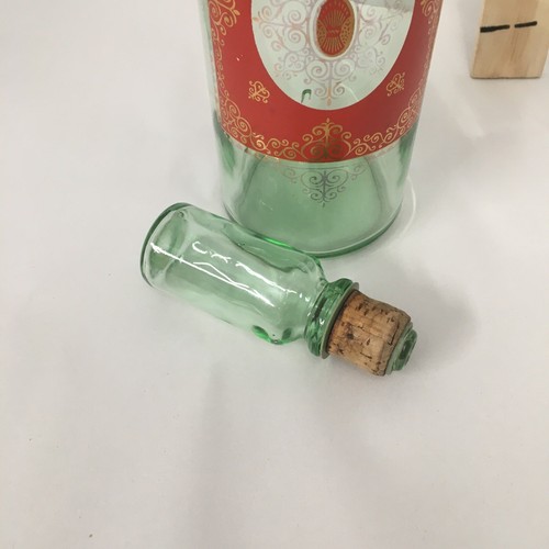 Vintage Glass Green Old Fitzgerald Decanter Bottle 1960's Vintage - Picture 8 of 10