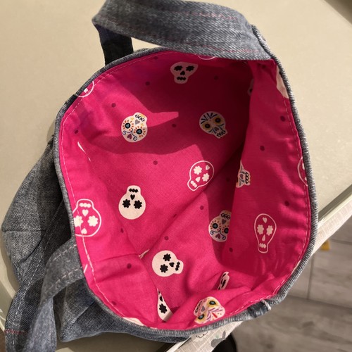 NEW HAND MADE UPCYCLED GREY DENIM SMALL BUCKET BAG PINK SKULLS LINING - Picture 3 of 3