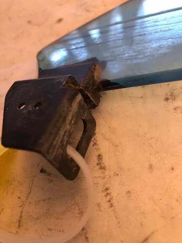 2006 - 2011 MERCEDES CLS500 Sedan Rear Vent Glass Window Right Passenger Side - Picture 3 of 12