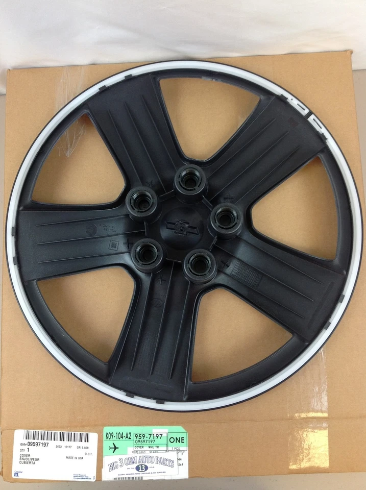 Chevrolet HHR 2006-2011 tapacubos de rueda de plástico plateado delantero/trasero nuevo OEM Foto 4 de 4