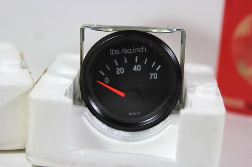 VDO Cockpit Oil Pressure Gauge 0- 70psi Vintage Made in Germany - Picture 1 of 4