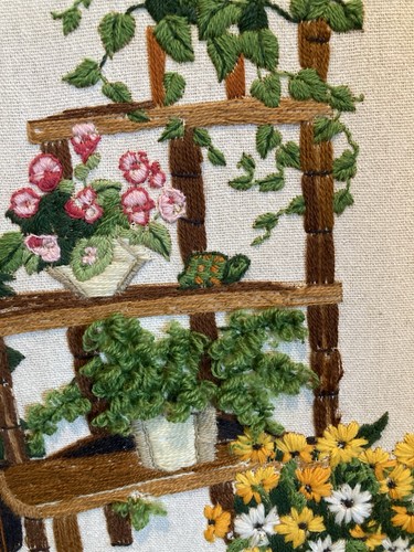 Piante da ricamo crewel vintage edera Monstera fiori incorniciati MCM 32” X 28” - Foto 7 di 16