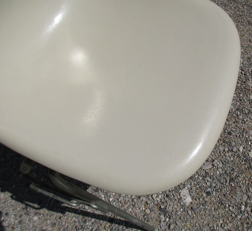 Vintage Authentic 1980s Herman Miller Ivory Color Fiberglass Shell Chair - Picture 2 of 24