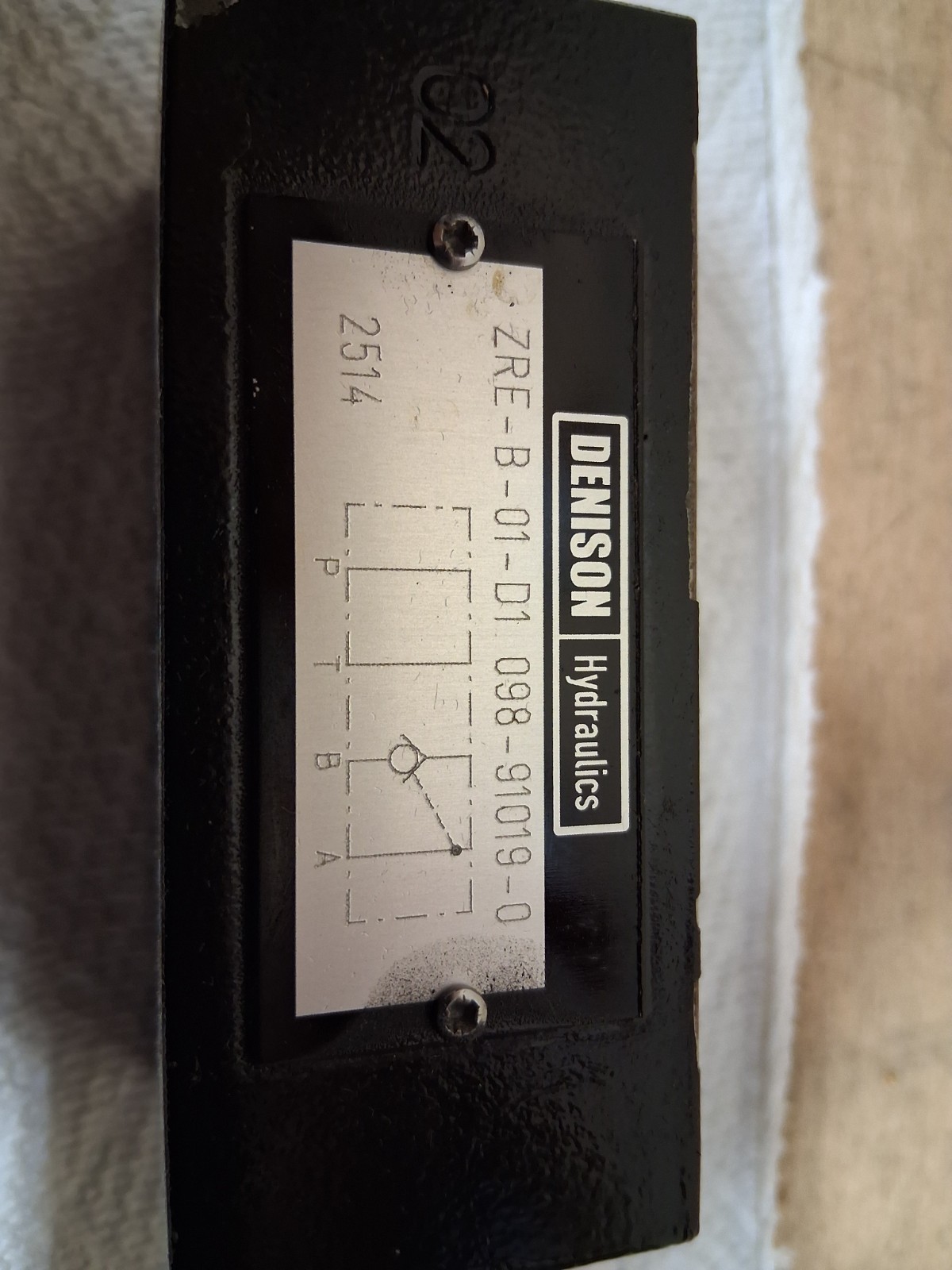 Denison pilot operated check valve ZRE-B-01-D1 098-91019-0 new