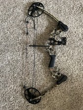 Mission by Mathews Craze Compound Bow Camo with Hard Case & Arrows 