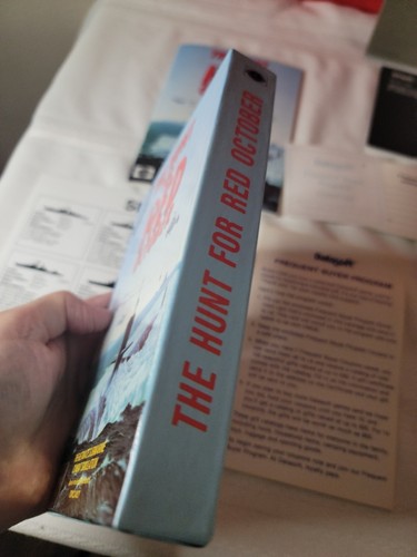 Datasoft The Hunt for Red October for the Commodore 64 128 Manual + POSTER - Picture 4 of 10