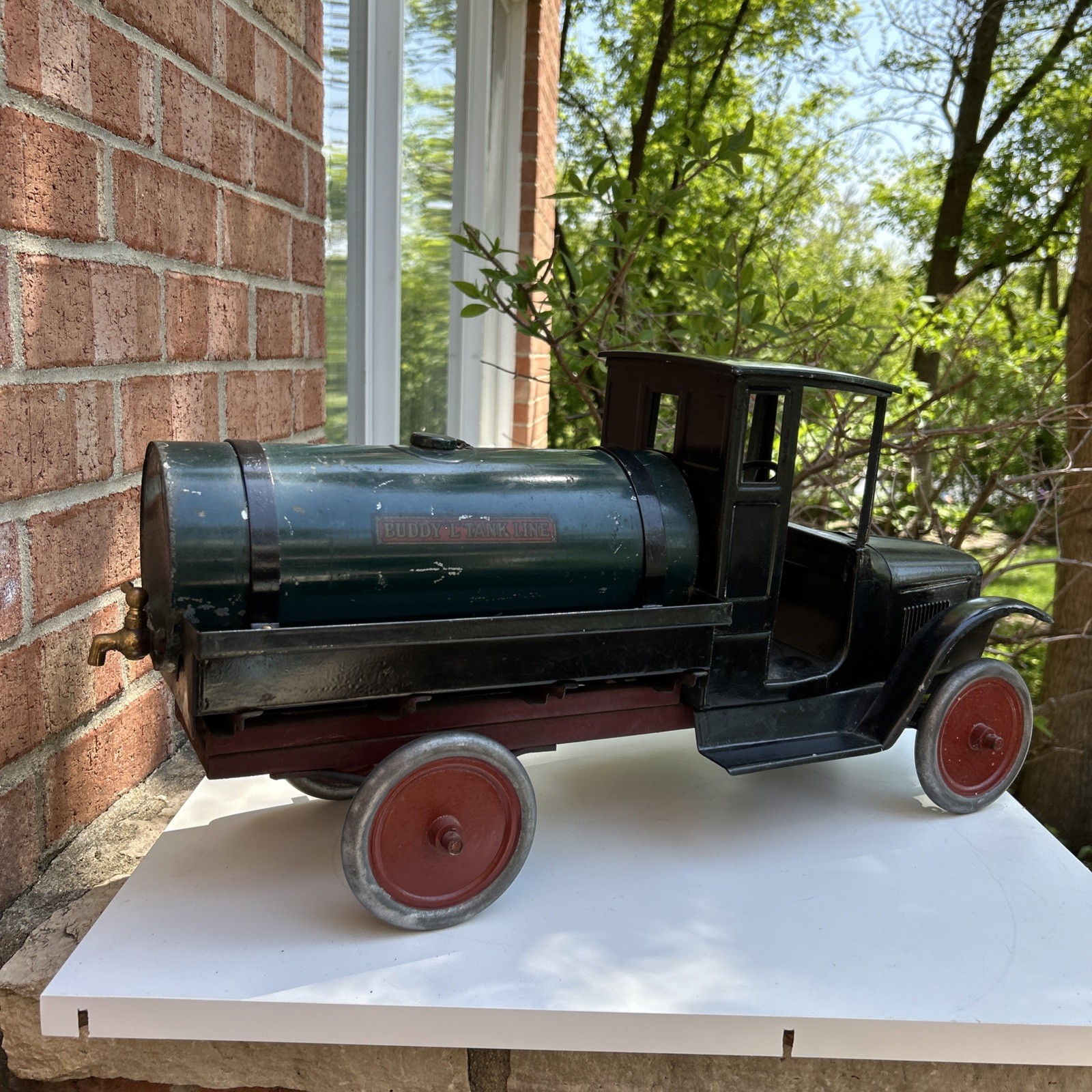 Picture 2 of 24