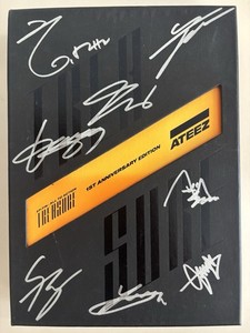 ATEEZ サイン入り ポラロイド ATEEZ exhibition 大阪限定 ポラロイド ヨサン - メルカリ
