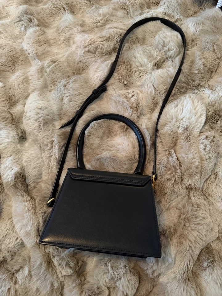Bolso Bandolera Jacquemus le Chiquito Auténtico Cuero Negro con Bolsa Antipolvo Usado Foto 3 de 4