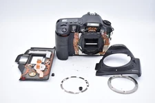 Canon EOS 10D 6.3MP Digital SLR Camera Body Only (Parts or Repair)