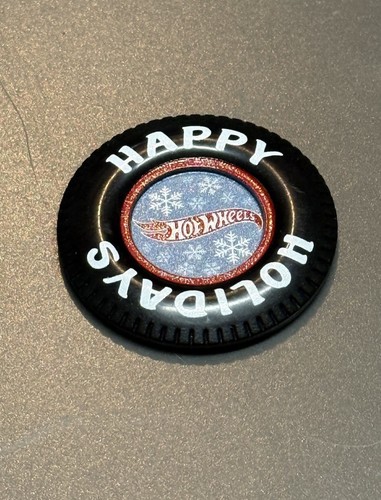 Hot Wheels Happy Holidays Button - Picture 2 of 3