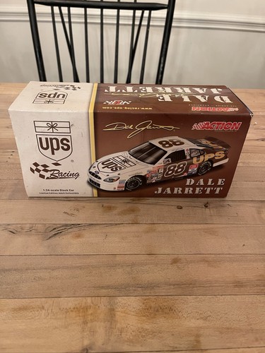 Dale Jarrett UPS 2001 NASCAR 1:24 Diecast Action RCCA