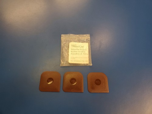 New LOT of 3 Pampered Chef Brown Nylon Plastic Pan Scrapers Tool Stoneware NIP - Picture 2 of 2