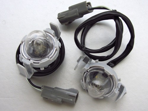 05 - 14 TOYOTA HILUX SR5 VIGO PAIR OF LICENSE PLATE LIGHTS - Picture 2 of 2