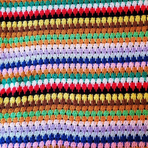 Vintage 70er Jahre handgehäkelte afghanische Decke Twin Tagesdecke Überwurf rot grün blau gelb  - Bild 8 von 8