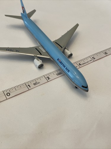 Korean Air Boeing 777-300 Diecast Model with Stand without Box - Picture 7 of 9
