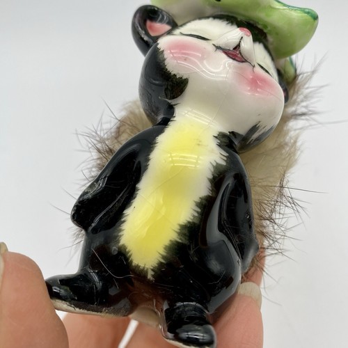 Pacific Hand Painted Smiling Skunk Figurine Faux Fur Tail Ceramic Flower Hat - Picture 12 of 13