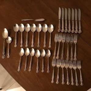 ROGERS-amp-BROS-REINFORCED-PLATE-FLATWARE-35-Pc-DAYBREAK-ELEGANT-LADY-Vtg-1952