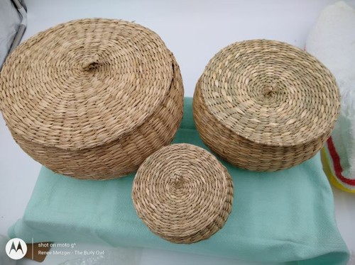Round Stand Alone Flexible Seagrass Round Baskets Set of 3 Different Sizes Lids - Picture 6 of 9