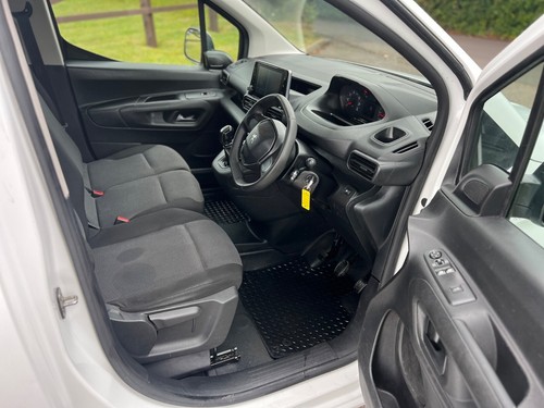 2020/70 PEUGEOT PARTNER PRO A/C NAV SWB 3 SEAT EU6 LOW MILES FREE DELIVERY - Picture 7 of 18