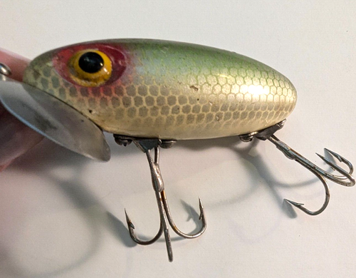 Vintage Fishing Lure Fred Arbogast .6 oz Warbug Jitterbug in Green Scale - Picture 3 of 7