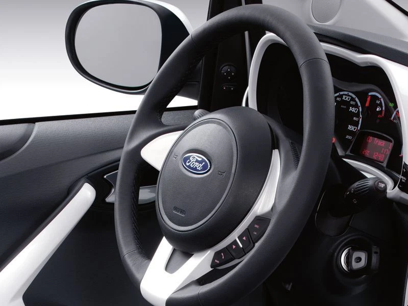 Genuine Ford Ka Leather Steering Wheel - Black Leather / Pearl 