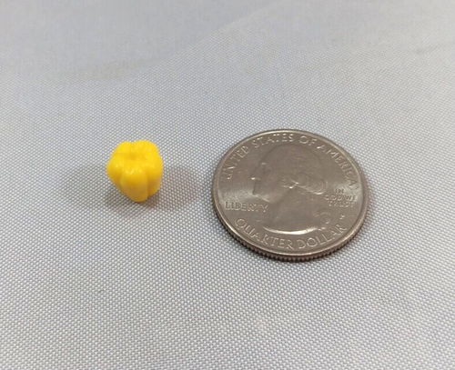 Miniature Yellow Pepper - Calico Critters Food Grocery Market Replacement Part - Bild 4 von 4
