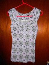 NEW YORK CO LADIES PURPLE-BLK PRINT SLEEVELESS BLOUSE SIZE MEDIUM