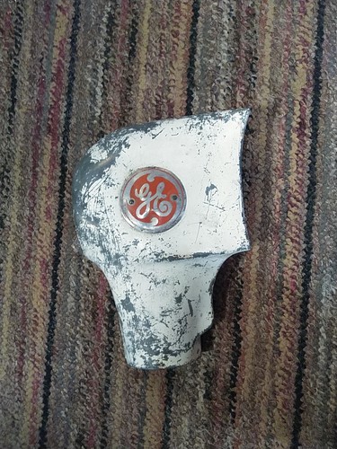 Vintage GE General Electric rot Mitte 20. Jahrhundert Aluminium Markenlogo Abzeichen mit Abdeckung - Bild 1 von 11
