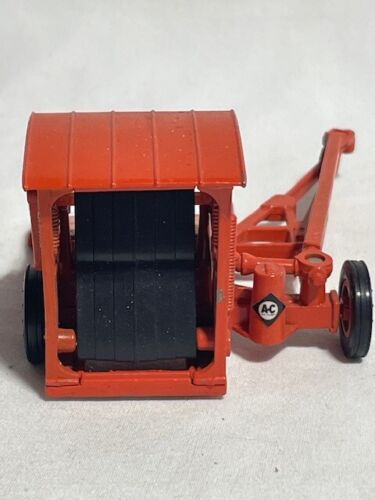 ERTL Allis Chalmers Roto-Baler, Orange, 1/43 - Picture 4 of 4